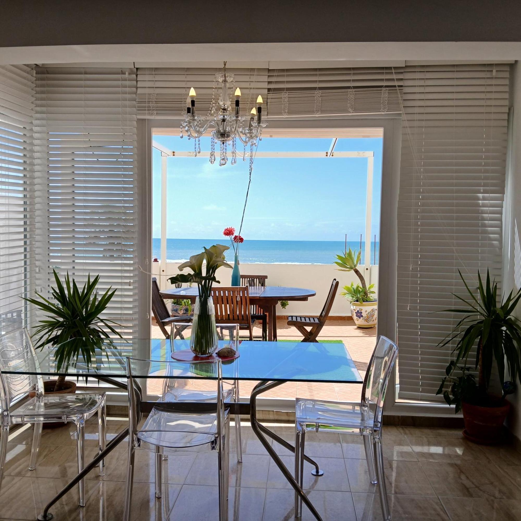 Amazing Frontal Beach Apartment #Traveller'S Awards2023 Cádiz Buitenkant foto